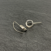 Load image into Gallery viewer, Twined silver circle drops
