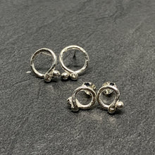 Load image into Gallery viewer, Hammered silver double "bubble" open circle studs