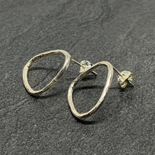 Load image into Gallery viewer, Hammered silver "pebble" studs