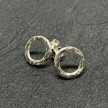 Load image into Gallery viewer, Square hammered silver open circle studs