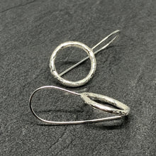 Load image into Gallery viewer, Square hammered silver open circle drops