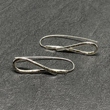 Load image into Gallery viewer, Hammered silver "tear" drops