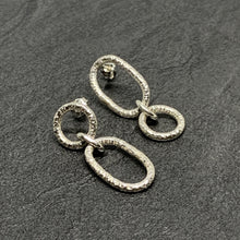 Load image into Gallery viewer, Hammered silver open circle and oval opposite drops