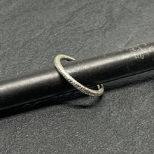 Load image into Gallery viewer, Straight hammered silver ring