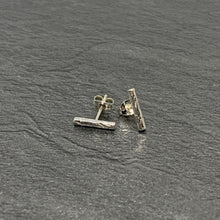 Load image into Gallery viewer, Square hammered silver bar studs