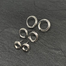 Load image into Gallery viewer, Twined silver circle studs