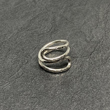 Load image into Gallery viewer, Hammered silver open ring
