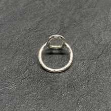 Load image into Gallery viewer, Hammered silver open oval ring
