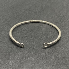 Load image into Gallery viewer, Hammered silver open circle cuff
