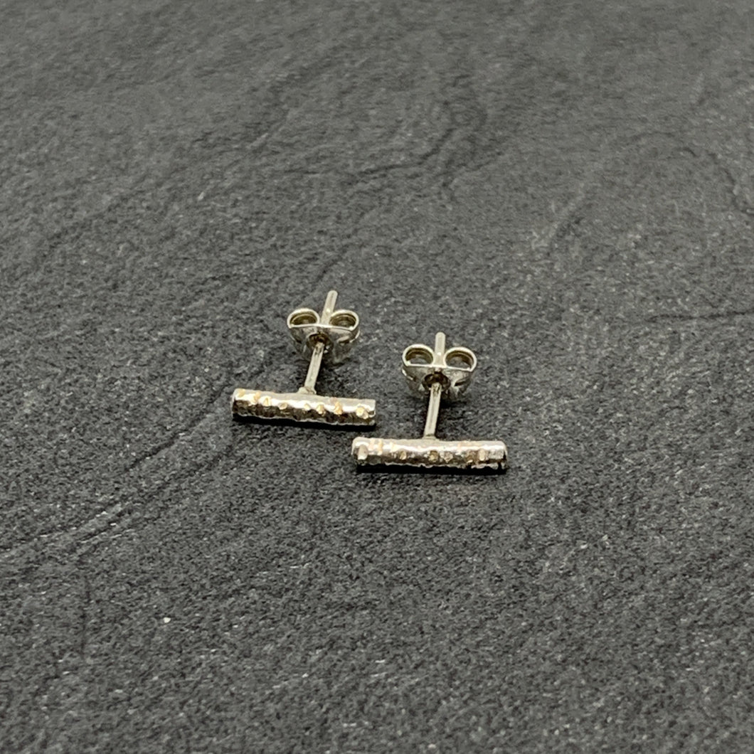 Straight hammered silver bar studs