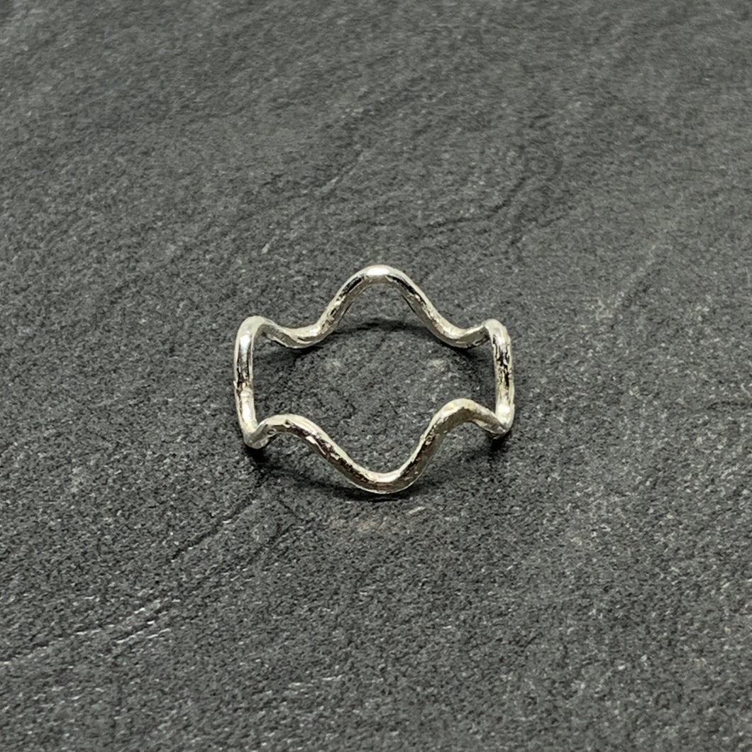 Hammered silver wavy ring