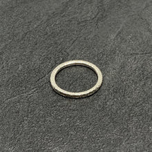 Load image into Gallery viewer, Straight hammered silver ring
