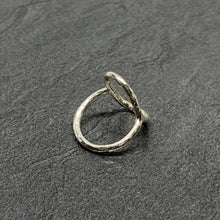 Load image into Gallery viewer, Hammered silver &quot;pebble&quot; ring
