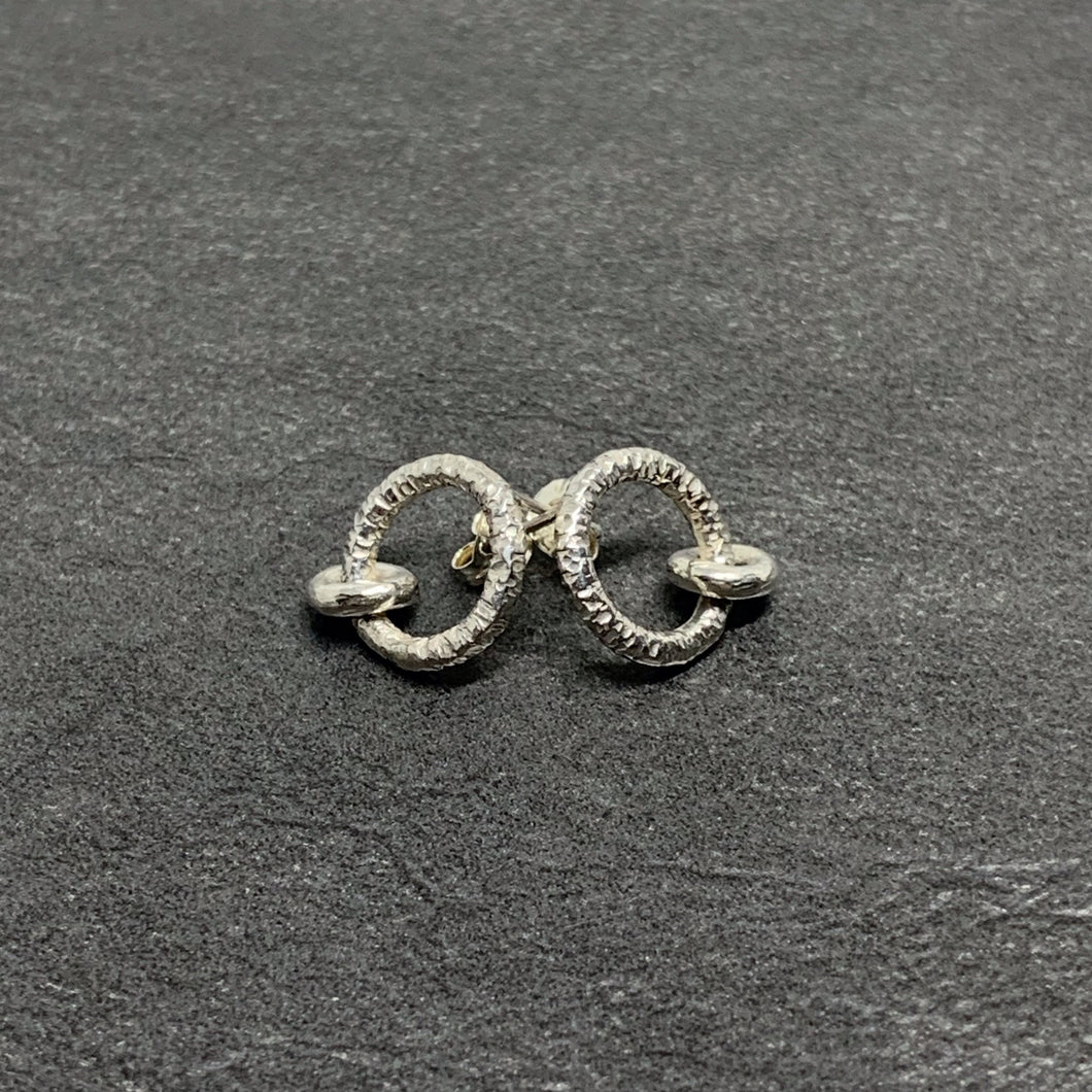 *NEW* Interlocking silver hoop studs (I)